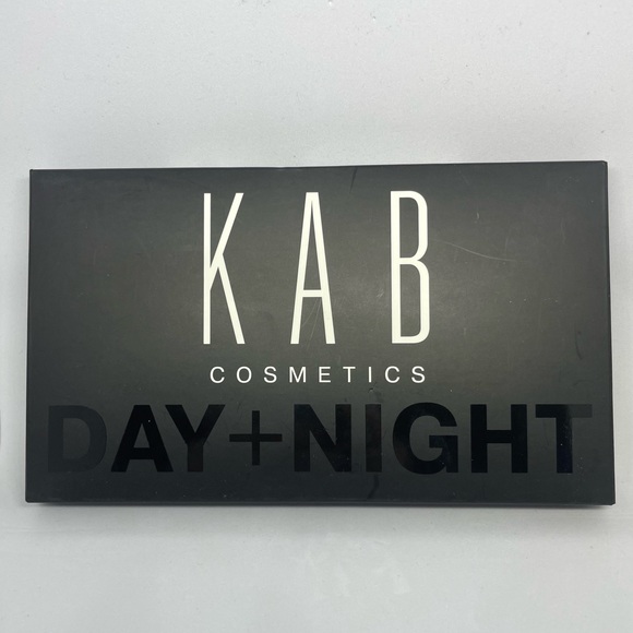 KAB DAY + NIGHT EYESHADOW PALETTE - Picture 3 of 4